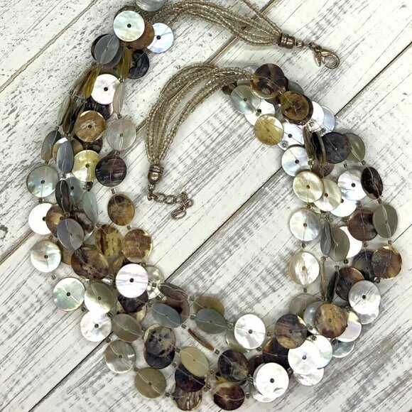 Seashell Multi Strand Necklace Button Shaped Beads 20 Inch Length - Picture 4 of 4
